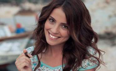 Sudan bıkmış değil, kavağa çıkmış balıklar