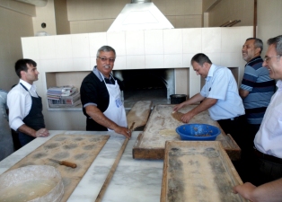 Yerlikaya etliekmek yaptı