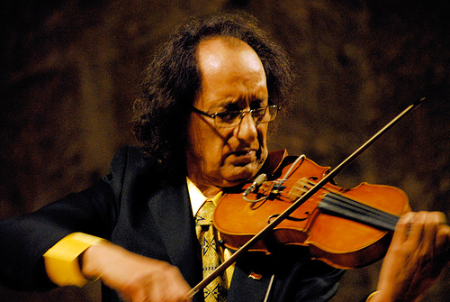 Farjad yine kemanı ağlattı