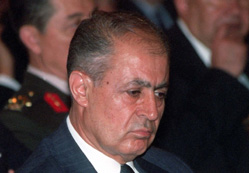 Şeb-i Arus'a yine gelmedi