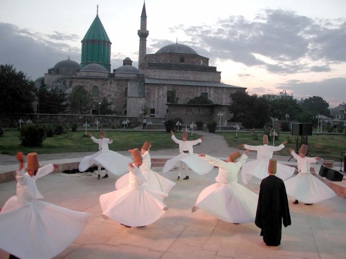 Mevlana Müzesi haftasonu ayrı bir güzel