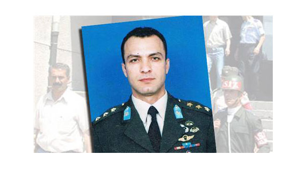 Yüzbaşının kayan hayatı