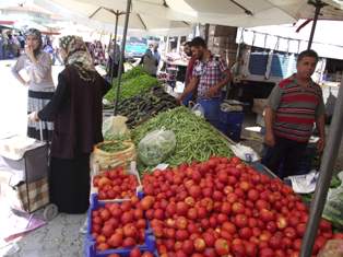 Pazarlarda Ramazan hareketliliği