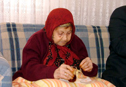 Asırlık Petek nine vefat etti