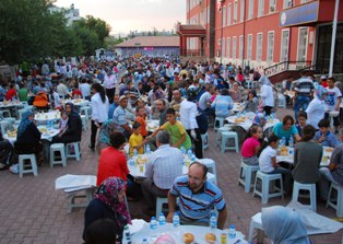 Büyükşehir Belediyesi mahalle iftarları