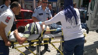 Ereğli'de bir kişi bıçakla yaralandı