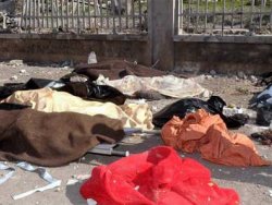 Suriye'de askerler evleri yağmalıyor