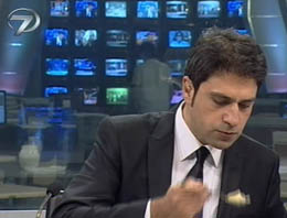 Spiker canlı yayında böyle yakalandı