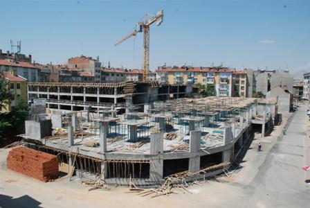 Şems Katlı Otoparkı yükseliyor