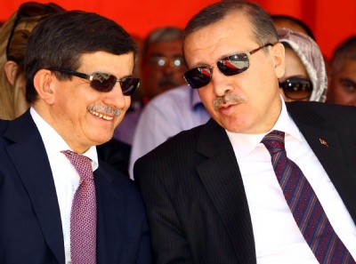 Erdoğan Dışarıdaysa, Davutoğlu Nöbette