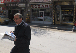 Günde 40 km yürüyor