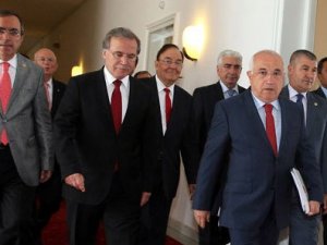 CHP ve MHP'den ibadete sınırlama talebi