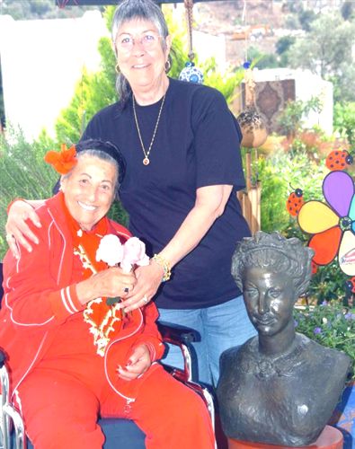 Müzeyyen Senar taburcu edildi