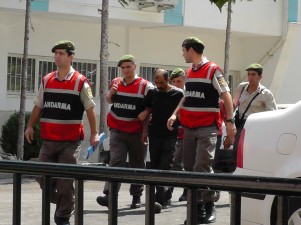 Cezaevine uyuşturucu sokmaya çalıştılar