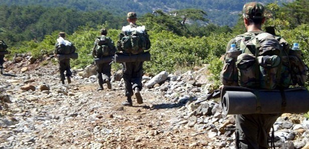 Teröristler karakola saldırdı: 8 şehit