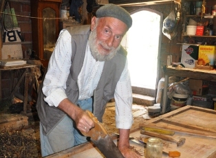 Mehmet dede 50 yıldır uyuyamıyor!