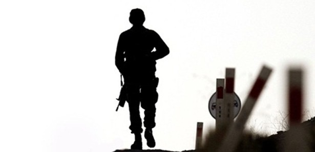 Foça'da askeri araca saldırı