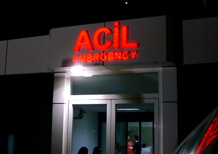 İnşaattan düşen işçi hastanelik oldu