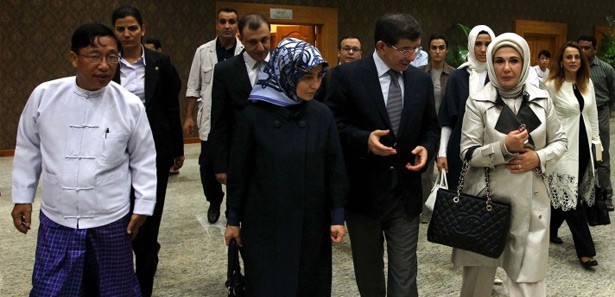 Türkler geliyor diye sevineni öldürdüler