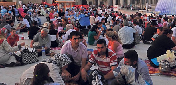 Türkiye'nin yüzde 84'ü oruç tutuyor