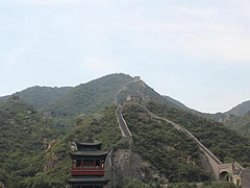 Şiddetli sel Çin Seddi'ni yıktı