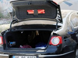 Aysel Tuğluk'un aracını soydular