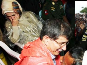 Emine Erdoğan Arakan'da gözyaşlarına boğuldu