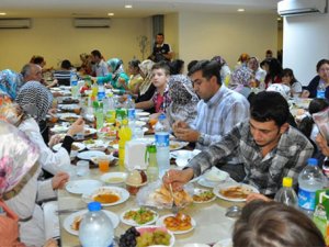 Kalaycı, öksüz ve yetimlerle iftarda buluştu