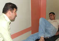 Yardım edeyim derken yaralandı