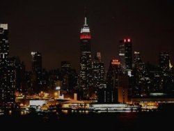 Empire State'e Türk Bayrağı