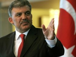 Gül: Suriye'nin üyeliği askıya alınsın