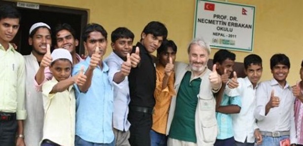 Nepalli Müslümanlardan Erbakan'a vefa!