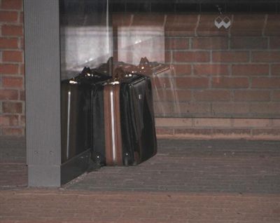 Otobüs durağında şüpheli paket paniği