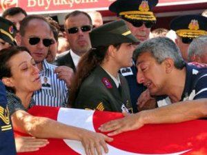 BBP lideri şehit cenazesini birbirine kattı!