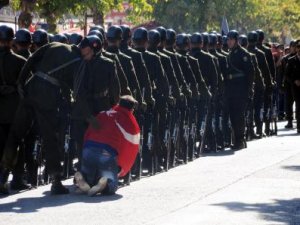 Şehit cenazesinde ağlatan kare
