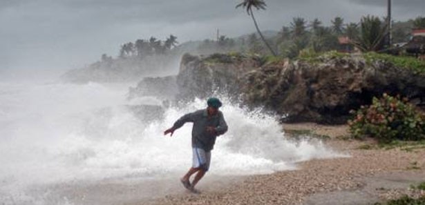ABD'de 4 büyük eyalette İsaac alarmı