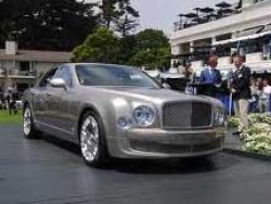 Bentley Mulsanne modelinin üstünü açıyor