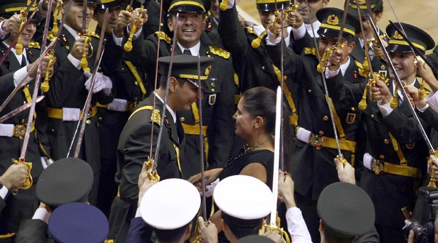 GATA mezuniyetinde sürpriz teklif