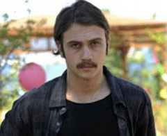 Bıyıklı Mete'yi beğenmediler!