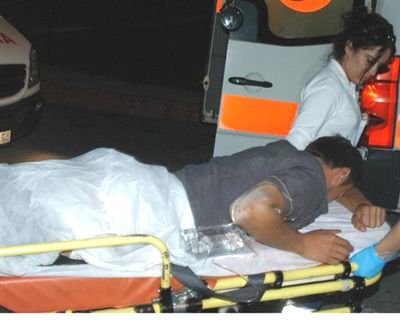 'Yan bakma' kavgasında iki kişi bıçaklandı