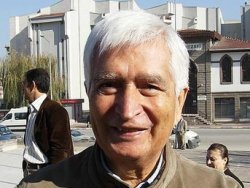 Güngör Uras: Suriye'de çıkan faturaya dikkat