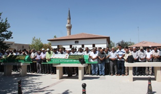 Hayatını kaybeden 5 kişi toprağa verildi