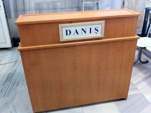 "Danışma" değil "danış"