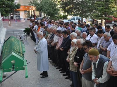 Dönmez Hakk'a uğurlandı