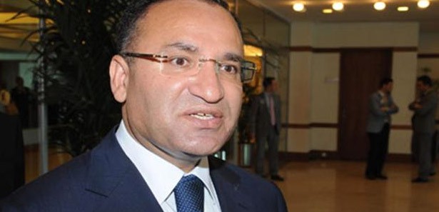 Neye imza attığından haberdar değil