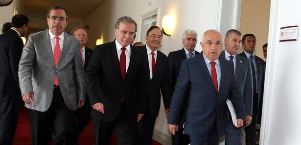 Yeni anayasa için iki madde müzakere edildi