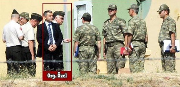 Özel'i sinirlendiren mesai