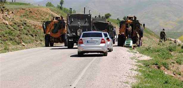 Bitlis'te teröristler yol kesti