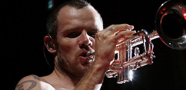 Ünlü rockçıdan ezana büyük övgü