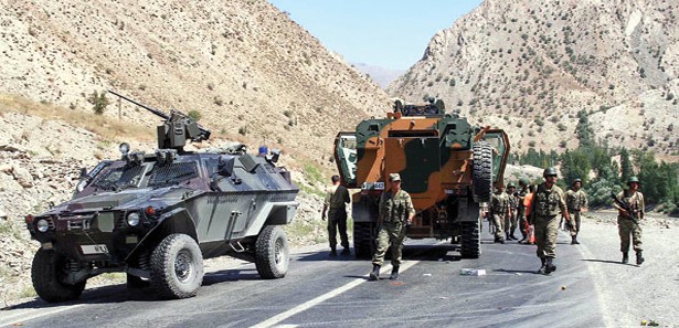 Şemdinli'de çatışma: 2 asker şehit